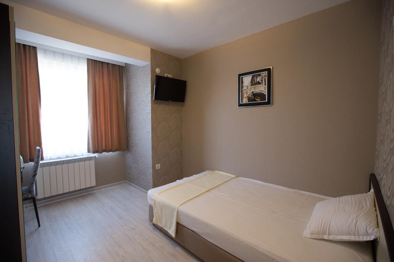 Apart Hotel Central 莫姆奇尔格勒 外观 照片