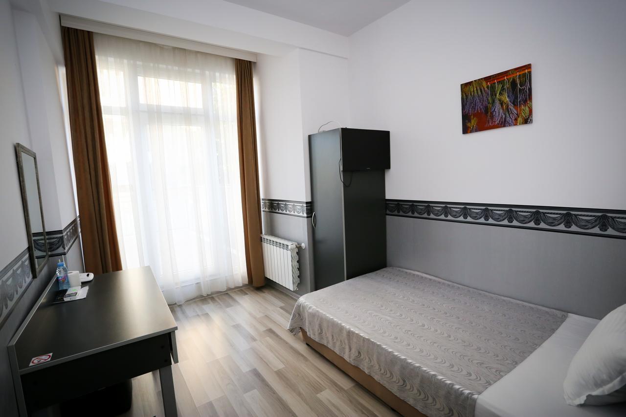 Apart Hotel Central 莫姆奇尔格勒 外观 照片
