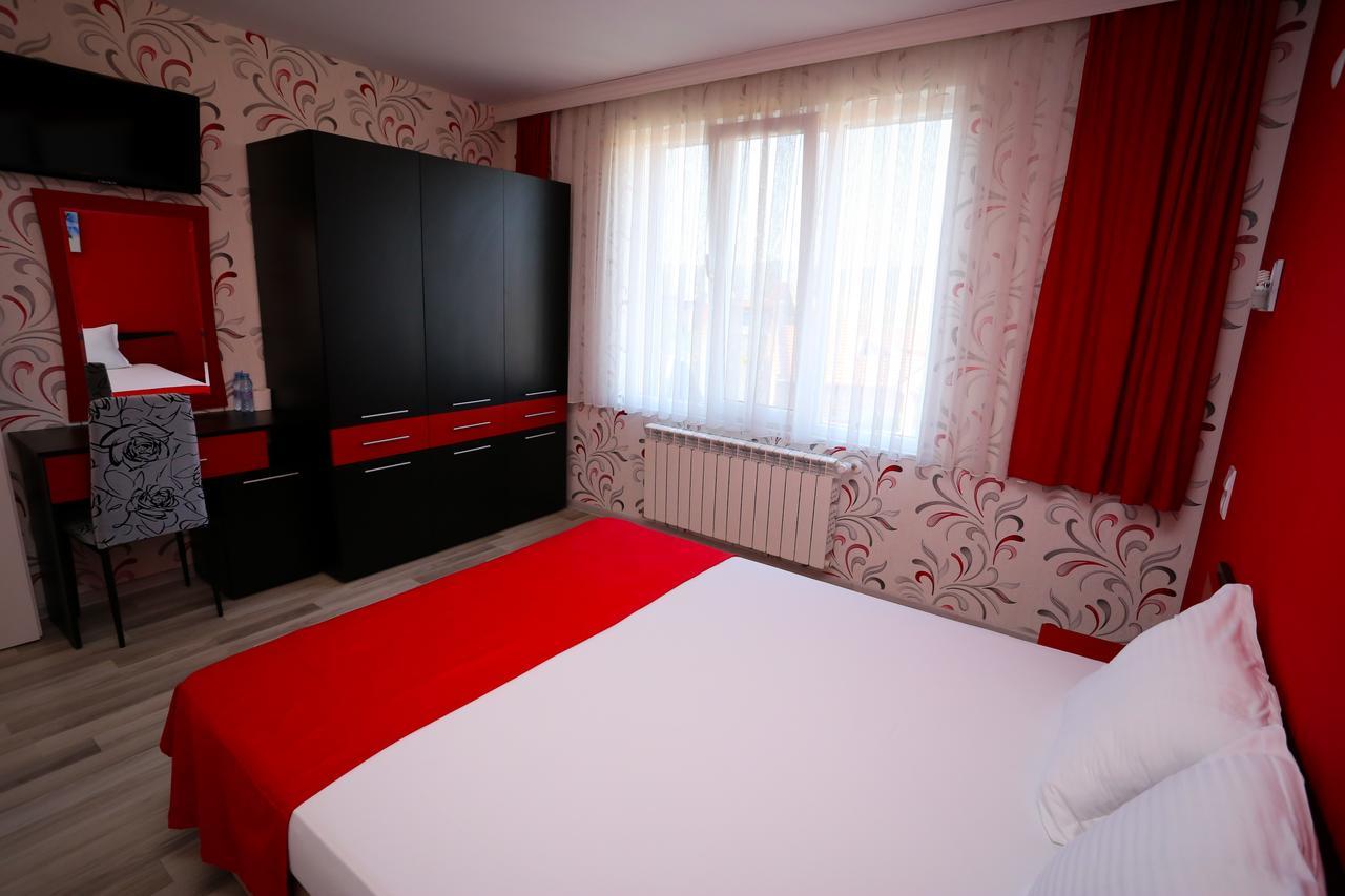 Apart Hotel Central 莫姆奇尔格勒 外观 照片