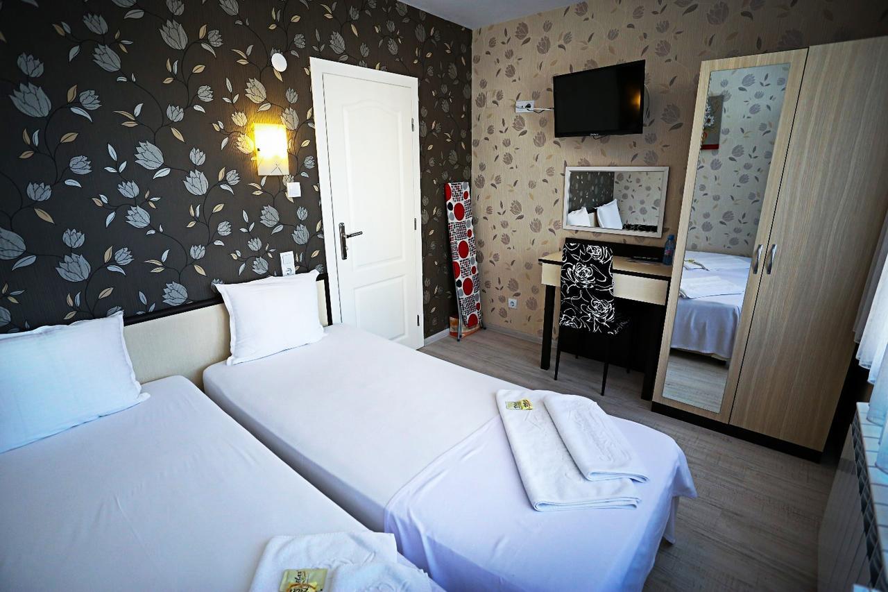 Apart Hotel Central 莫姆奇尔格勒 外观 照片