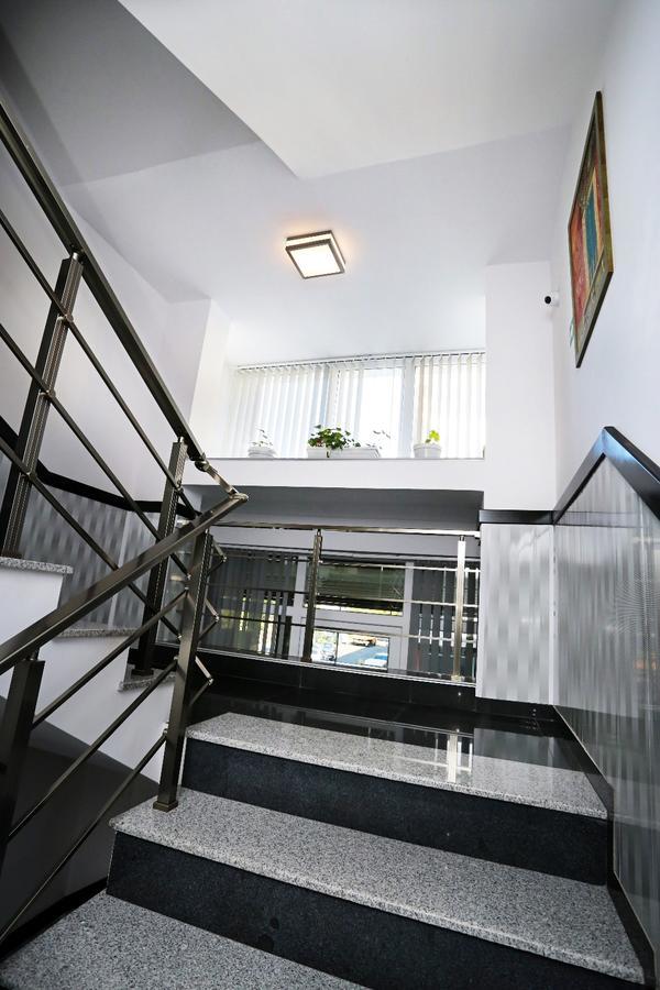 Apart Hotel Central 莫姆奇尔格勒 外观 照片