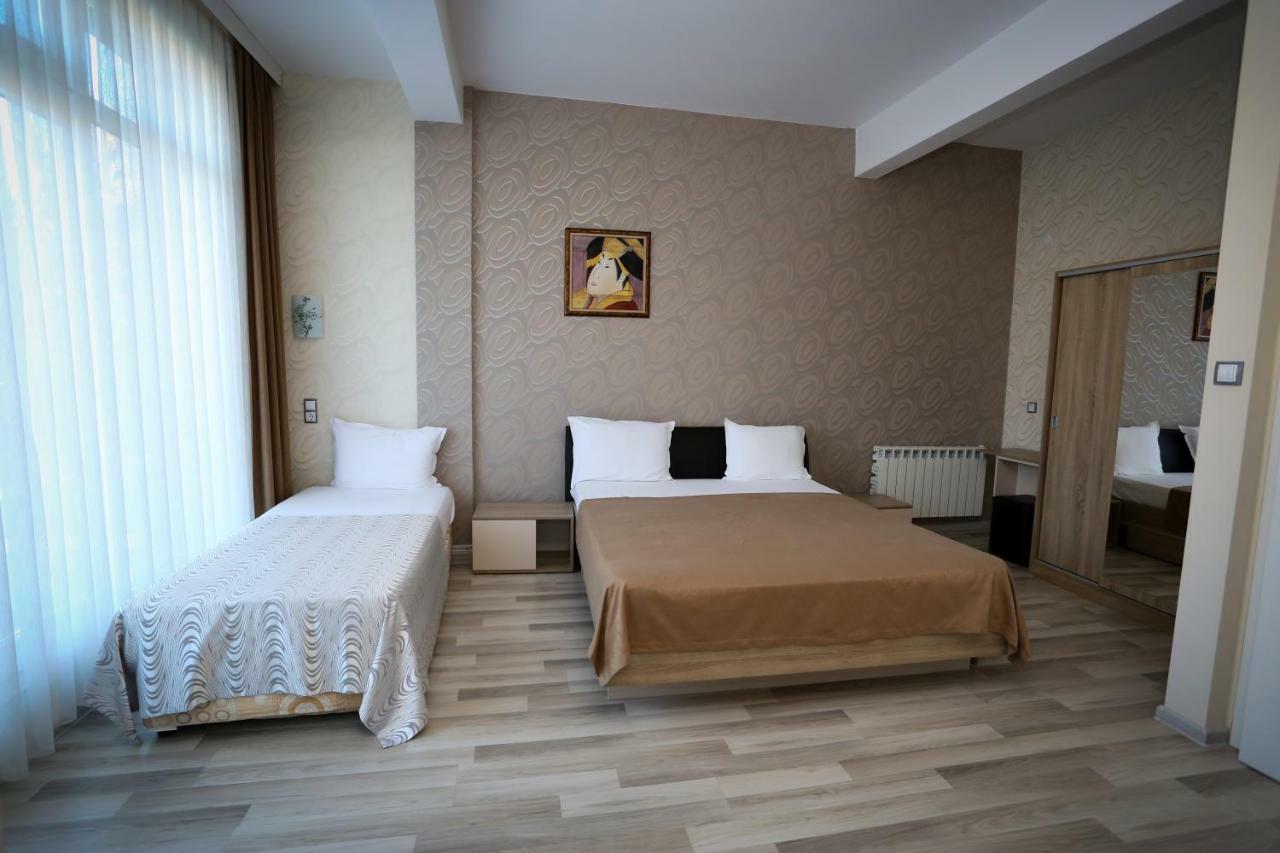 Apart Hotel Central 莫姆奇尔格勒 外观 照片